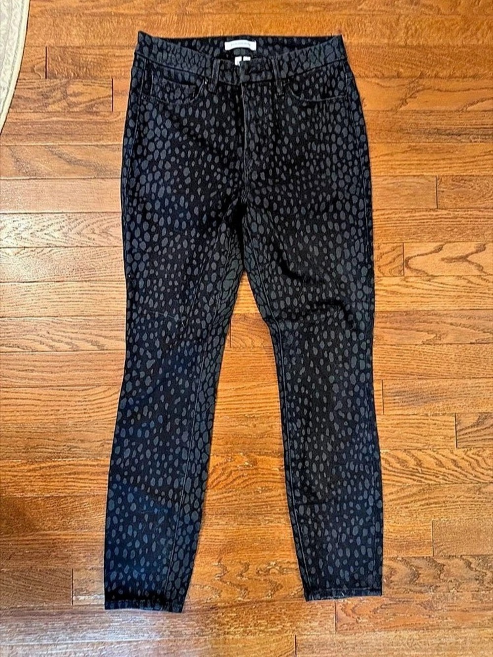 Good American Good Legs Crop Animal Print Skinny Jeans in Black
